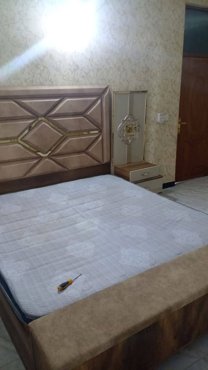 غرفه للبيع تركيه كبير  درجه اولى 10قطع نضيفه السعر مليون 600 وبيه مجال الاستفسار الاتصال على الرقم ***********
