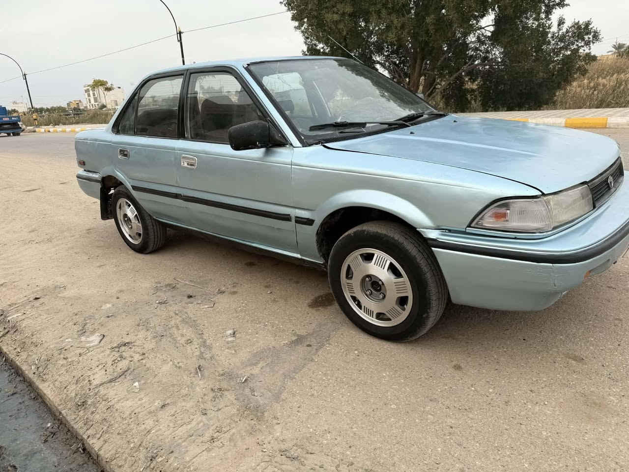 السلام عليكم 
من رخصة الادمن 
كولا موديل 92 ايسر بلاد 
رقم مثنى تحويل مباشر  
مكفولة من العيب بدون ضربه بيها رش سبب جراد
محرك كير تمام ادامه كامله بلكات نوزلات فيتبم 
حدايه مشط درايمات كله جديد 
اربع سماعت اصلي دوشمه مفروشه عازل 
غرفه حلوه 
طخم تاير جديد 
بطاريه جديد 
تبريد نقص كمبريسر 
السعر 38 
مكان ذي قار  / ***********
