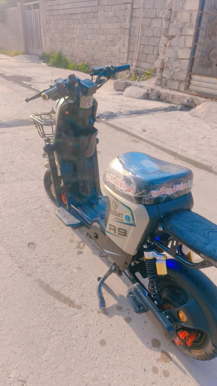 السلام عليكم
موطور شحن (R9) ( آر تسعة ) نضافة فوول ماشاء الله وموديل ( 2026) مستخدم شي قليل البطاريات نضافة فوول جدد ، الشراي تعال وشوف نضافة بعينك السعر 350 الف دينار  أتصل وتدلل ***********
