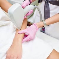 بنات بلشت عروووض اليزر سارعوا بل حجز🧡🩵❤️  قسم ليزر🤩 عروض ليزر  كانديــ...