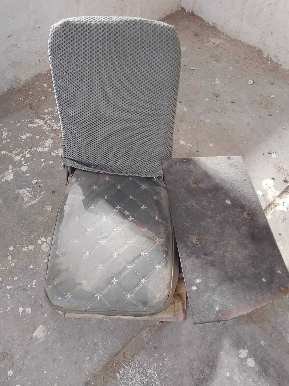 السلام عليكم كشن قلاب السعر 120وبي مجال العنوان بغداد الكماليه حي السلام شارع المستشفى رقم الهاتف  ***********
