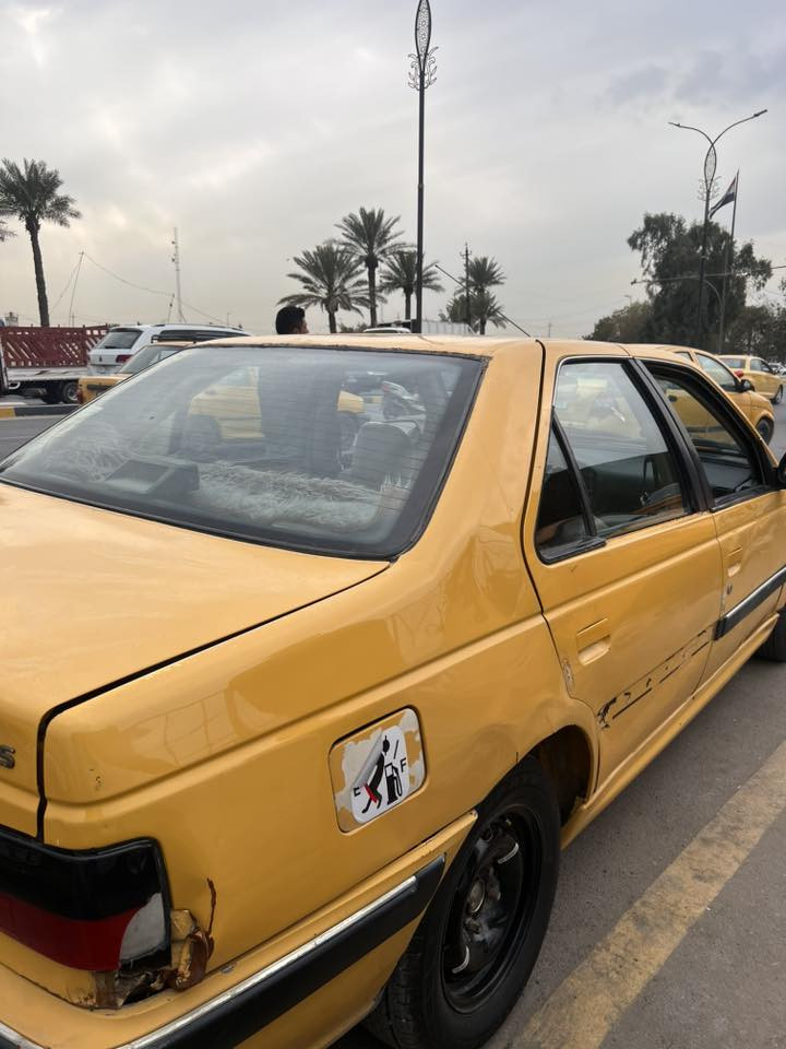 السلام عليكم بيجو بارص مديل 15السيارة شوفة عينكم السيارة نضيفة بيهة الضربة ب الجاملغ الخلفي الصفحة ممعمرة و ضربة ثانية بالجاملغ الخلفي معمرة السيارة مصبوغة حزام وعندك البولبرين مال كلج +كلج السيارة جديد اصلي ايساكو وفلاوين جديد كامل السيارة مجفتة تجفيت اصلي اذرعة وكرنك وبساتم وبوش كلة اصلي وياباني بستم ابو الحفرة الله شاهد وتجي وتشوفة اذا مو شغل اصلي  تبريد تدفة شغال و الباور ستيرن ينكط دهن شي بصيط بس ميئثر الاستيرن خفيف دوشمة جديدة تخم تاير جديد صدرهة 50/100 وهاي الصور كدامكم لا زيدت عليهة ولا نقصت لئن حرام اخلي واحد يتعنى الي وتطلع مو نفس الي شافهة ب الصور مكان السيارة مدنية الصدر شارع الداخل قرب حمام المدينةالسيارة رايدهة ب 38والاسعار معلكة شوفة عينكم وبيهة مجال تجي وبيك خير و دلل رقمي ***********بي واتساب
