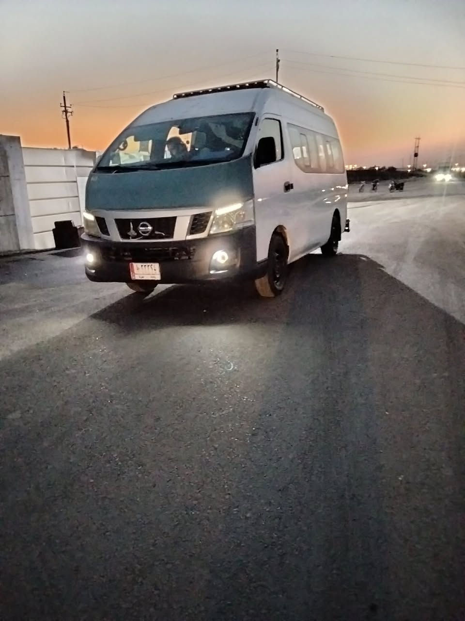 السلام عليكم اخوان سياره نيسان يورڤان عاليه 
موديل ١٥.  رقم بغداد ابسمي سياره خير من الله 
ميكانيك تبريد تدفءه تخم تاير كير مكينه اكسل 
باتري جديد عينه صينيه جديد تجفيت مكينه جديد اول فتحه اله مكينه خير من الله ما اتكص كبل للشغل ما تصرف عليه او بل عافيه عل ياخذه ماشيه ٣٦٠   اي ستفسار هاذه الرقم ***********
