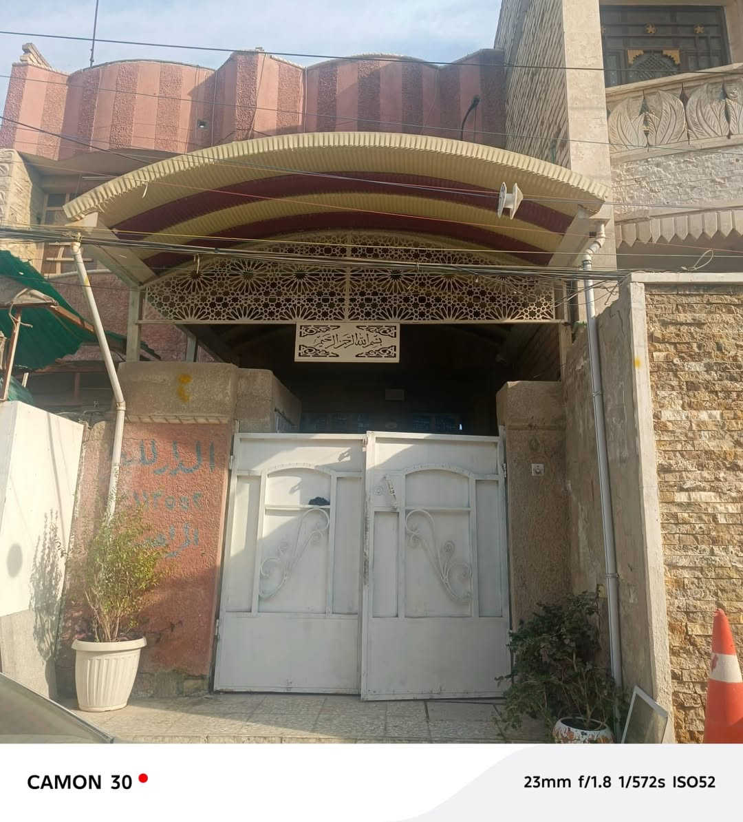 دار للبيع المساحة 70 متر 3.5 في 20    المكونات    

الطابق الاول  كراج واستقبال  وحولي ومطبخ وخدمات 

الطابق  الثاني  غرفتين نوم وحولي 
المكان  خلف سوق 4000  الفرع مقابل باب خروج البانزين خانة 
السعر خاص واتصال   
***********
