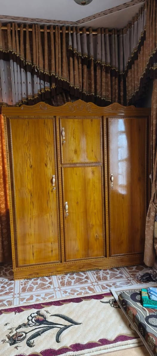 سلام عليكم يوجد كناتير جديد للبيع
1_ثلاث ابواب

الاستفسار على هاذه الرقم *********** بي واتساب مفتوح
المكان قضاء الرمانه منطقة الحويجه
