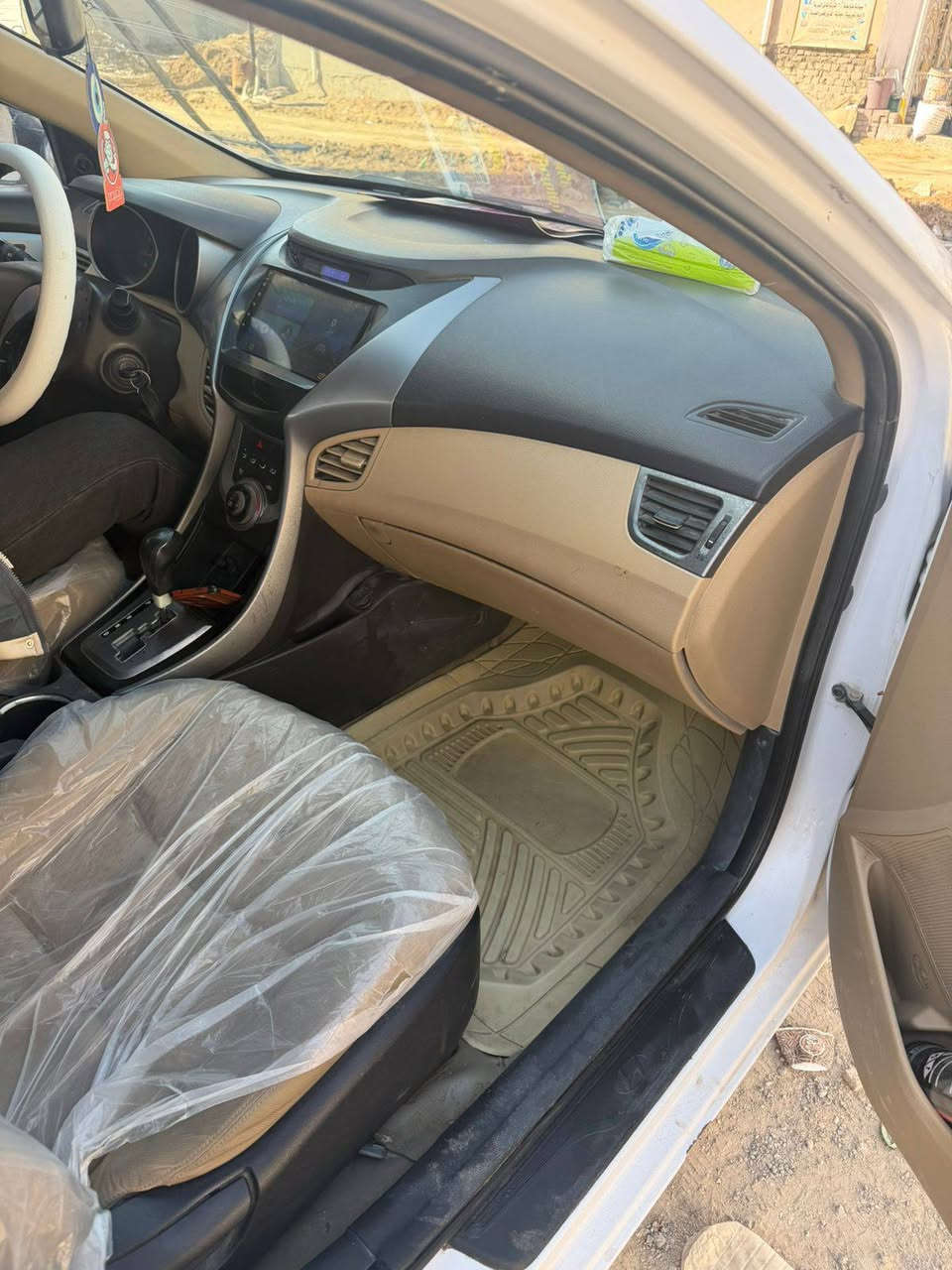 السلام عليكم النترا خليجي 13 للبيع كير ومكينة مكفولة والسونار مرفق وي الصور سعرها 106 وبيها مجال مكاني ديوانية ***********
