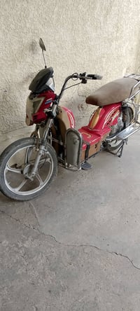 ماطور شحن لبيع ٥ بطاريات السعر ٢٢٥ وبي مجال للاستفسار الاتصال على الار...