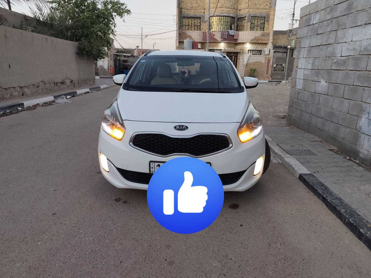 السلام عليكم
كيا كارينز موديل ٢٠١٤ كفالة عامة بأسمي محرك ٢٠٠٠ دوش وضع الشركة ما مفتوح منه برغي 
طخم تاير جديد
تبريد قطعتين ثلج 
حدادية جديدة توني مسويها 
ماشية ١٢٥ الف
المكان البصرة 

السعر ١٣٣ 
الاتصال ***********
