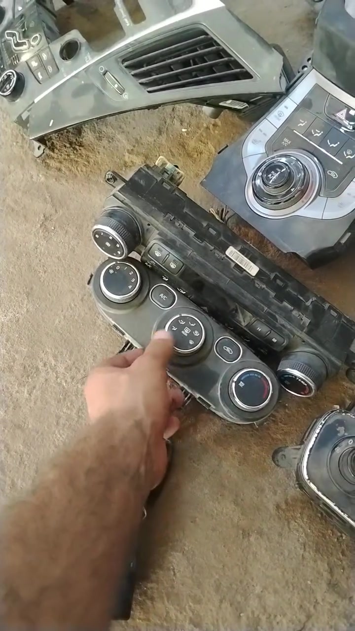 شلعه  القطعه  ب 25  يوجد توصيل   اخوان  حاويه  الغراض   ومابيع مفرد    اترجاك لاترسلني ع قطعه  وحده  مابيع


**إذا كنت صاحب هذا الإعلان وتريد حذفه لأي سبب، رجاءا أرسل رسالة إلى الدعم الفني**