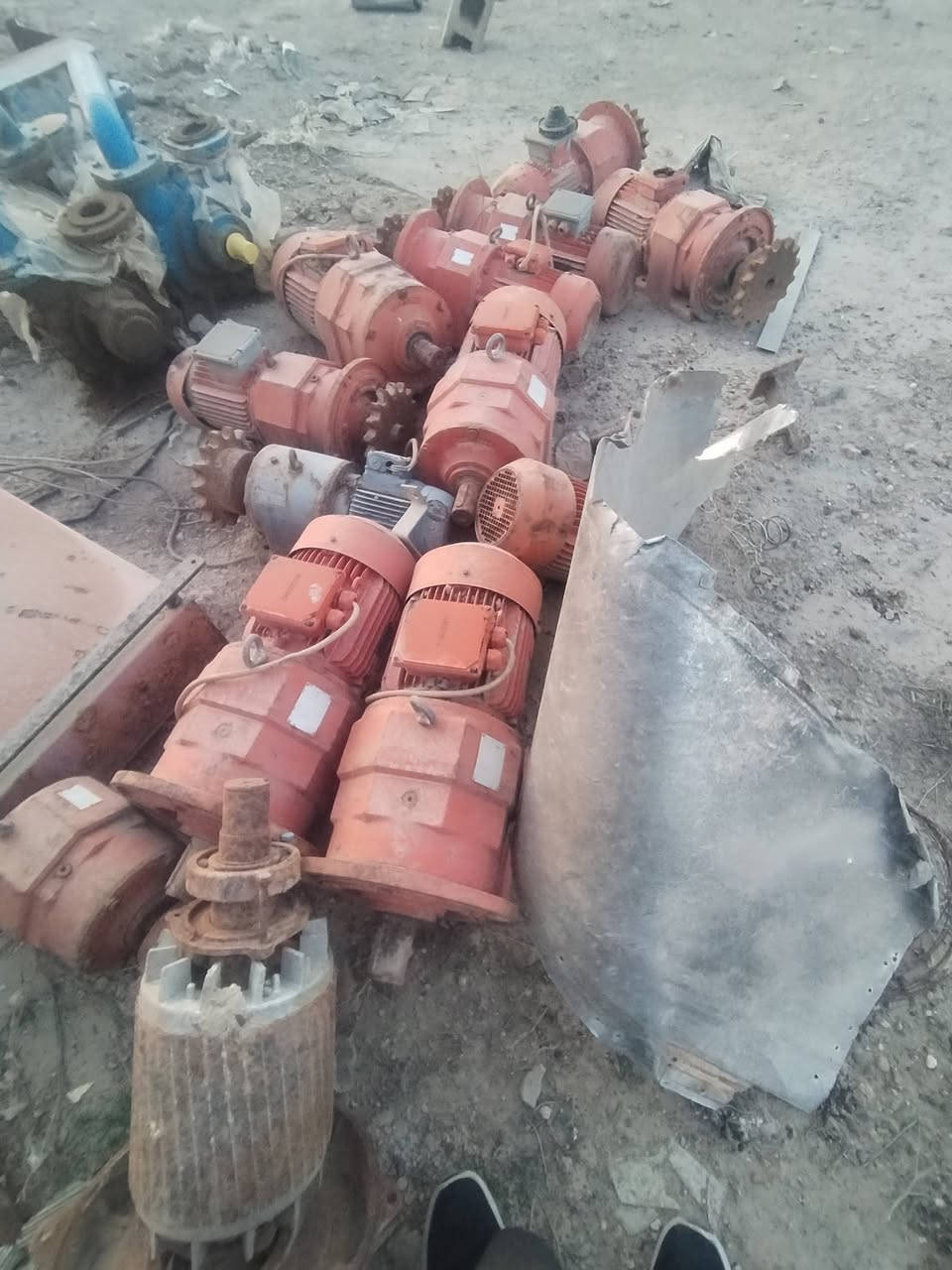 سلام عليكم ورحمة الله وبركاتة
مواطير كهربائية للبيع العدد١١ المكان الفلوجه السعر مناسب ***********
