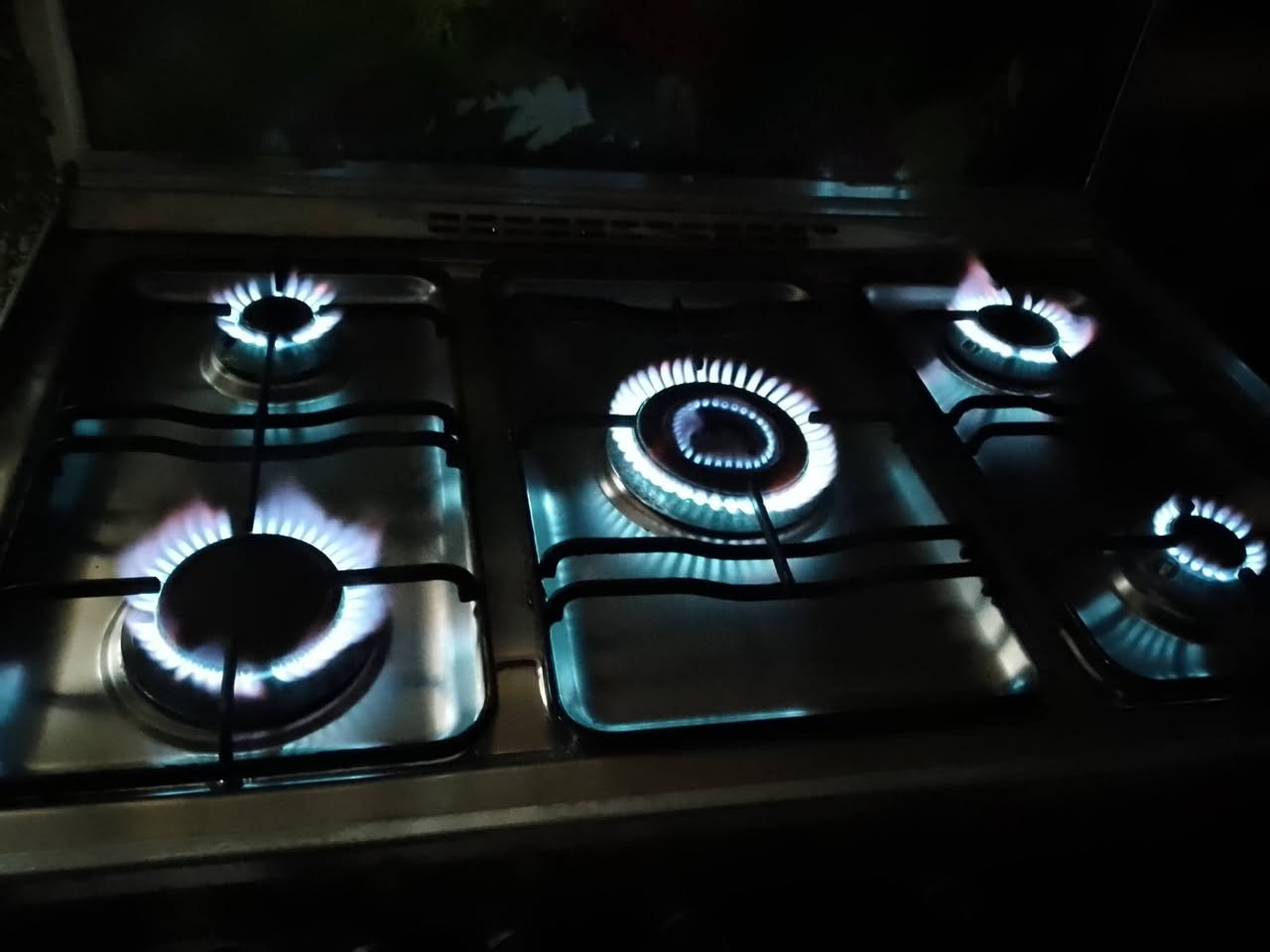 اللهم صل على محمد وال محمد
سلام عليكم طباخ كريازي مصري للبيع شغال بشرط نظيف شراي يتصل ***********
