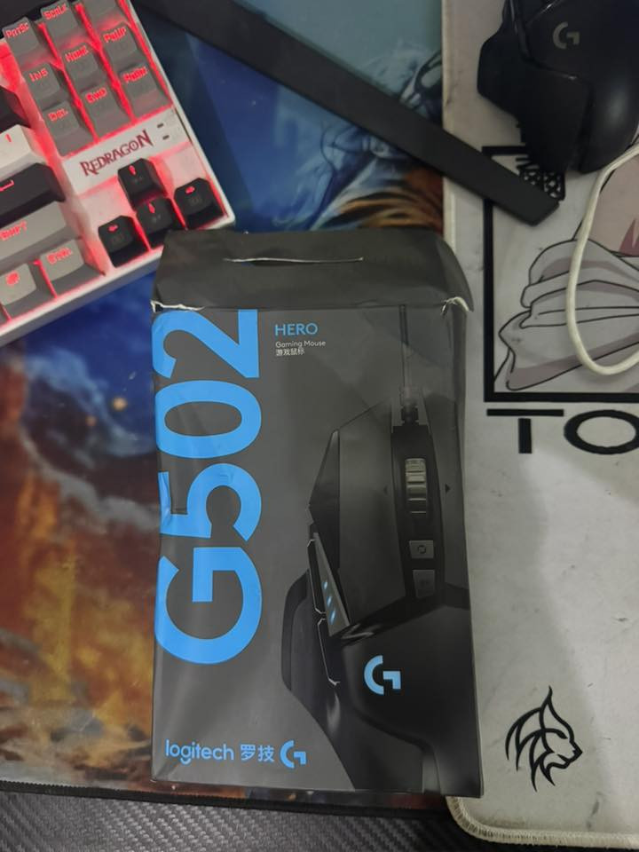 السلام عليكم سيت اب كامل للبيع
• CPU: AMD Ryzen 7 2700
 • GPU: NVIDIA GTX 1080 Ti 11GB MSI Gaming X
 • Motherboard: MSI X470 Gaming (MS-7B79)
 • RAM: 16GB (2×8GB) 3200MHz T-Force RGB
 • Cooling: مبرد هوائي GAMDIAS RGB
 • Power Supply: Gamemax 850W Gold
 • Storage:
 • SSD 160GB
 • SSD 1TB
 • HDD 500GB
 • Case: Cougar مع 4 مراوح RGB

‎🖥 الملحقات:
 • Monitor: Samsung Odyssey G3 (LS24AG320) – 24 إنش / 165Hz
 • Mouse: Attack Shark X11
 • Mouse: Logitech G502
 • Keyboard: Redragon
 • Headset: Redragon
  • ups falcon 1kva
والميز همين وياهن
عنواني بغداد وتوصيل موجود داخل بغداد
السعر خاص او واتساب ***********
