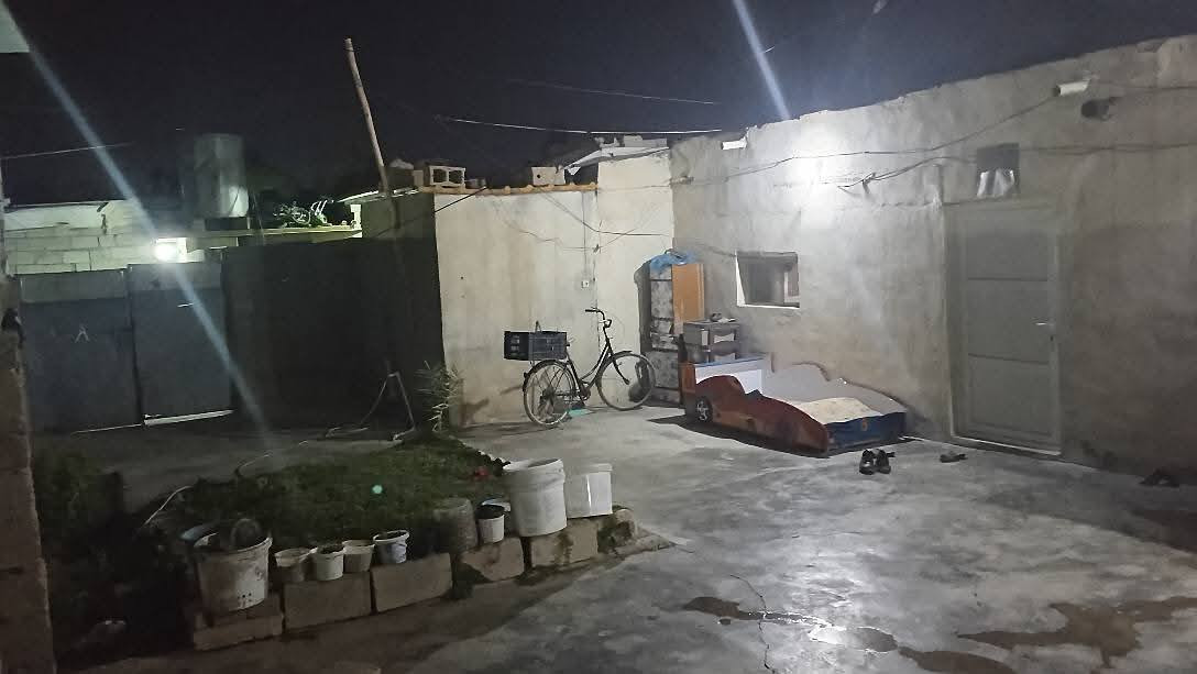 دار للبيع يتكون غرفتين ومطبخ وصحيات المساحه 200 متر العنوان كركوك العروبة الاتصال ع ***********
