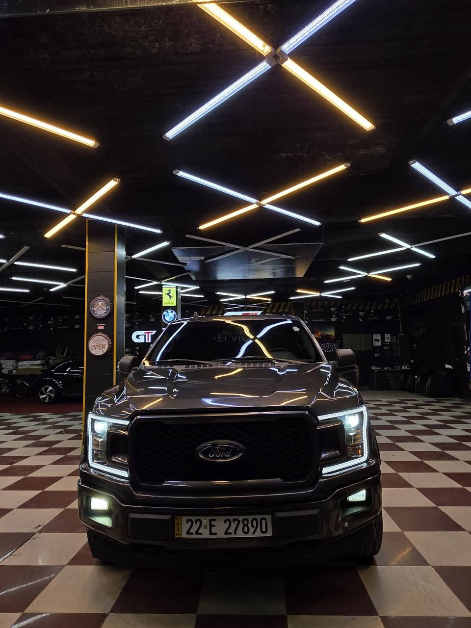 #f150للبيع

2020 sport
V8 5.0

السعر: ٢٥٠$

ماشيه:  ٧١ كم
دبل أكسل(4x4)
قفل أكسل
٨ سلندر 
كير طرح
كير ١٠ نمر
رادار امامي
شاشة كبيرة
٥ وضعيات قيادة
هندبريك بصمة
كشنات امامي هيتر
كشنات امامية تحكم كهرباء
كاميرا خلفية دوارة
حساسات خلفي
تبريد قطعتين 
اشاير بل مري
مرايات هيتر
دواسات بانزين&ستوب كهربائي
جامة خلفية مال بدي
لايت ليد داخل بودي 
لايتات امامي ليد 
باب طويل بودي قصير (المرغوب)

عليها سستم أكزوز من امريكا 

كير و محرك و أكسل حدادية كلة بشرط 

صبغ: قطعة وحدة بونيت فقط
بدون شواصي بدون دواخل بدون أرباك 

هزة + سنوية جديدة

مكان سيارة أربيل
للاستفسار: ***********
فقط بيع بدون مراوس
