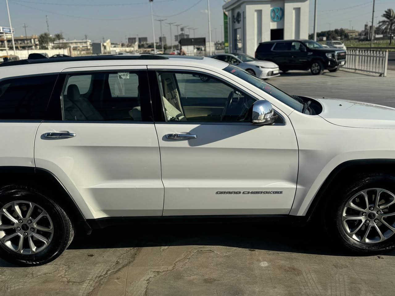 سلام عليكم جيب لايريدو لمتد رقم أربيل موديل 2014 كلين تايتل السعر 23$ مكان السياره بغداد مجمع بسمايه السكني ***********
