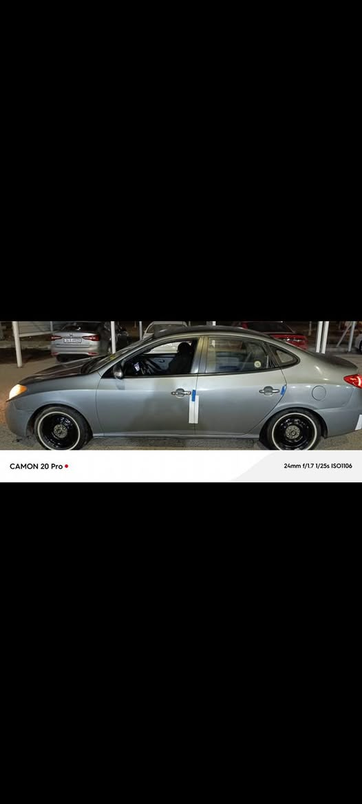 السلام عليكم سياره النترا اصل
(كصه جنطه) 
(للبيع موديل 2010)
سياره متومه ارقام وسنويه شمالي طبق الاصل عل شاصي
 سياره جاهزه مري شفط( تبريد ثلج شرط كير مكينه كفاله شرط شرط نعومه فول لادكت ولف (كير ومكينه وحداده كارتون شاشه جديدة حساسات خلفيه) 
تخم تاير باتري جديد) سنوية جديدة 
صفاحها موس واحلا من الصور 
العنوان البصره
السعر 42 وبيها مجال للطيبين 
رقم الهاتف / ***********#
