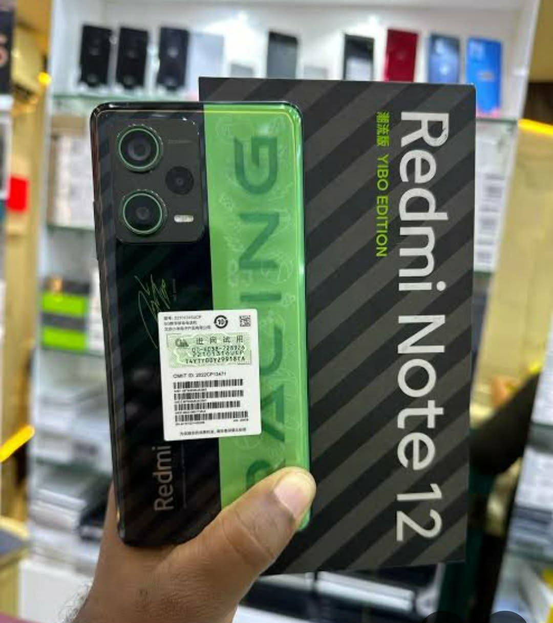 ردمي اديشن نسخة خاصة ظهر ثري دي 
نظيف مية بالمية ملحقات كاملة واصلية شاحنة 120واط
مع كفرين هدية
كربلاء متوفر توصيل 
***********
