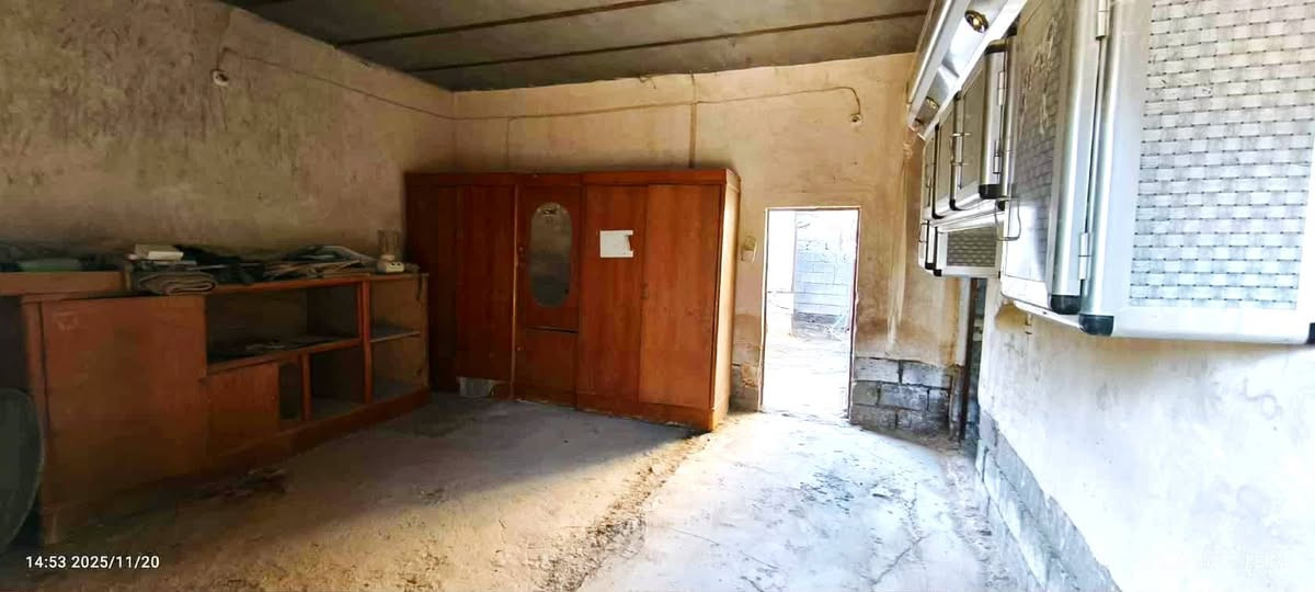 بيت في منطقه كوفة الزركه 
طابو زراعي  م120م
يحتوي على3غرف وحمام  وبيتونه
ماء +كهرباء
مدارس بتدائيه +متوسطه
سعر 9مليون
رقم هاتف ***********
