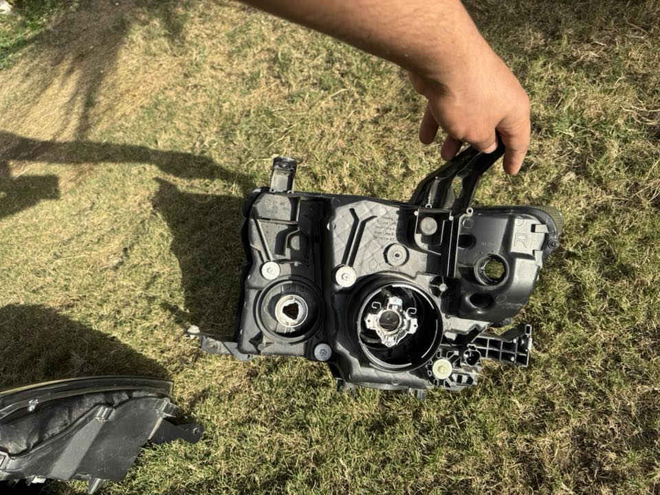 سلام عليكم عندي لايت باجيرو للبيع يرهم 2004.حد 2020يرهم و عندي شباك مامي مال مديل 2017  سعرر لايت 130الف


**إذا كنت صاحب هذا الإعلان وتريد حذفه لأي سبب، رجاءا أرسل رسالة إلى الدعم الفني**