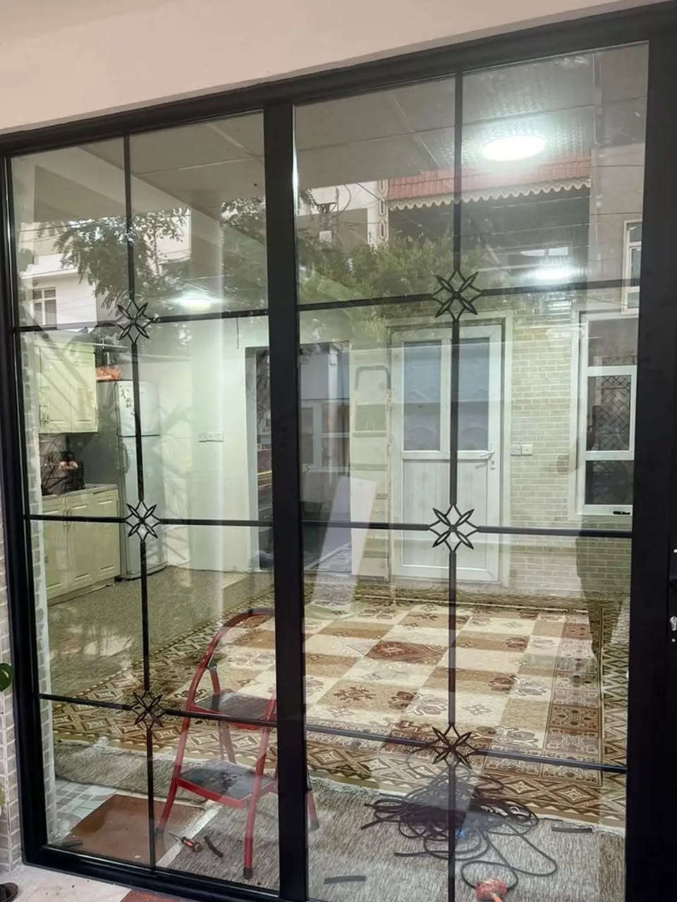 نعمل احدث انواع الابواب والشبابيك الألمنيوم باجود الانواع والتسليم عند الموعد للتواصل واتساب ***********
