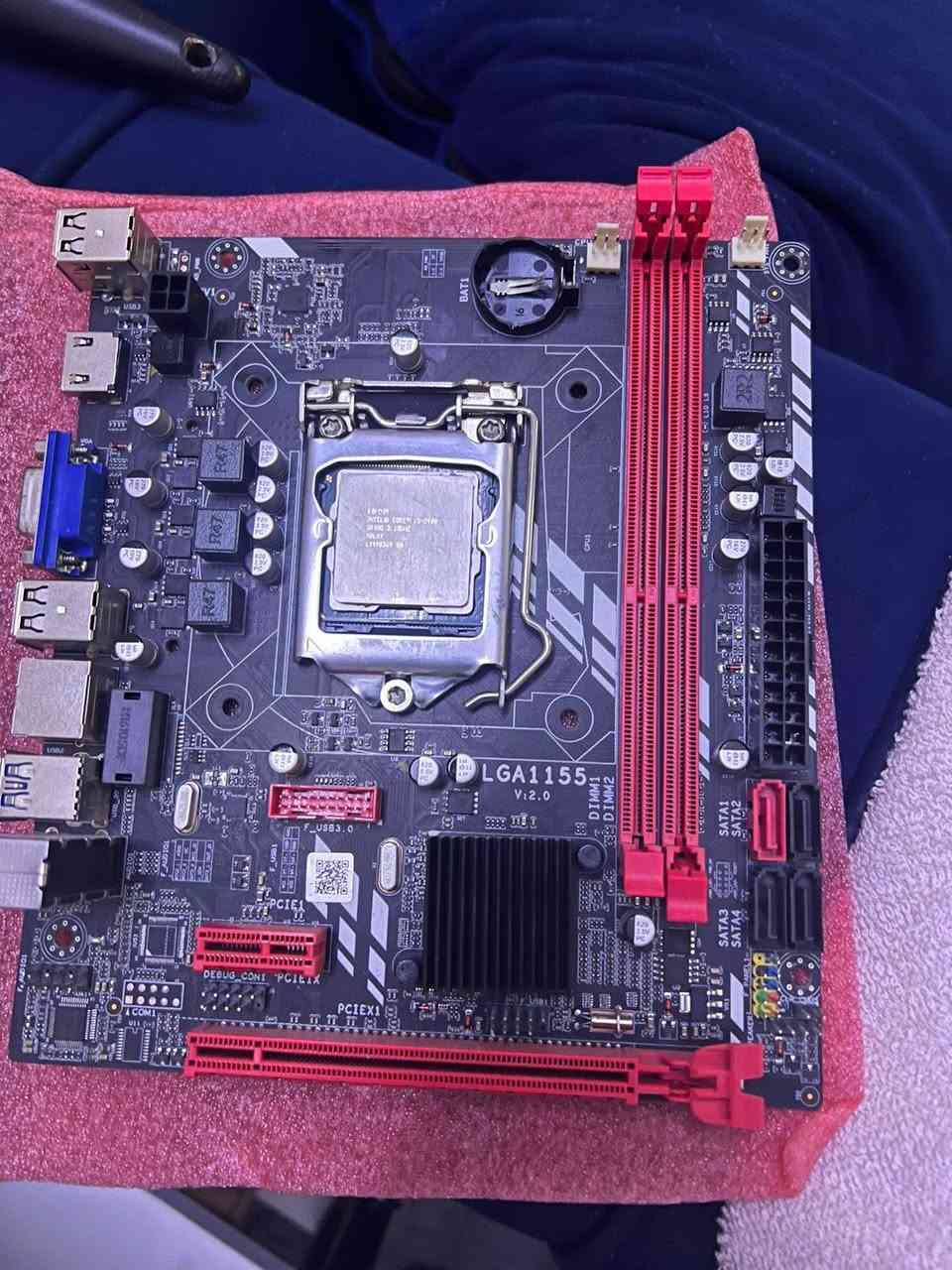 شباب عندي هذني كومبو اريد اراوسهن بكومبو i5 او زيون بس شرط يكون المذربورد مالتهن بيهن اربع بنات للرام ويكونن ddr3 
هاي مواصفات تجميعاتي الي بلصورة 
مذر بور x79 ومذر بور lga1155 ومعالج xeon E5 2658 V2 ولمعالج ثاني i5 2488


**إذا كنت صاحب هذا الإعلان وتريد حذفه لأي سبب، رجاءا أرسل رسالة إلى الدعم الفني**