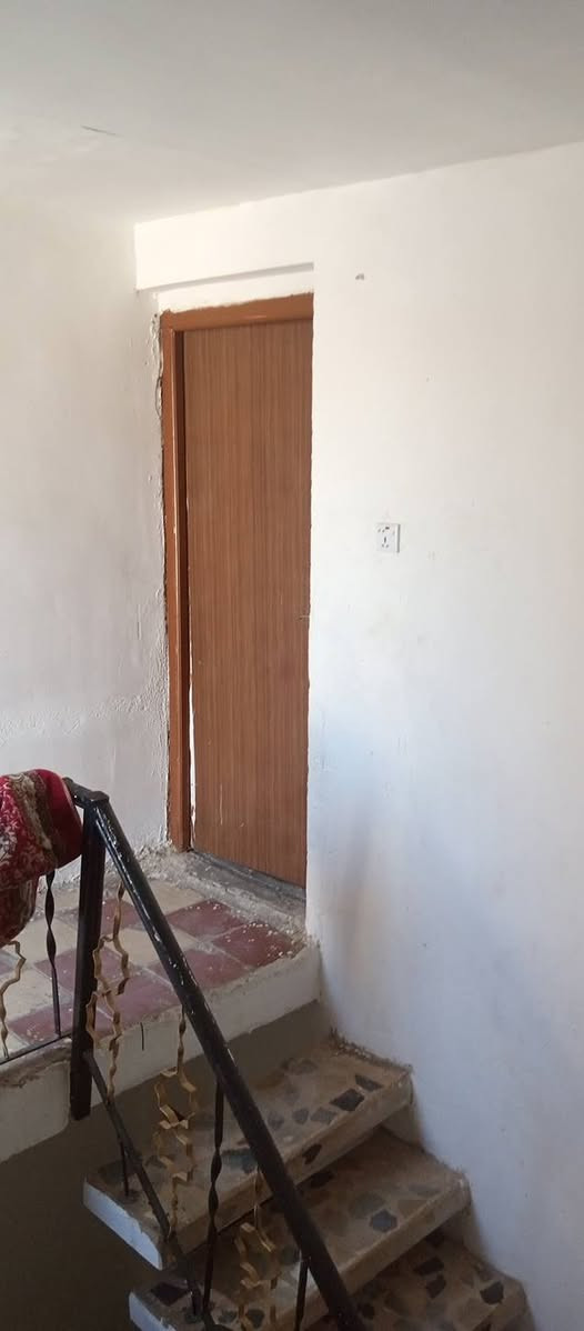 مشتمل للايجار بالجريخي يحتوي على ثلاث غرف قاطين والملحقات ‪***********‬ اتصل
