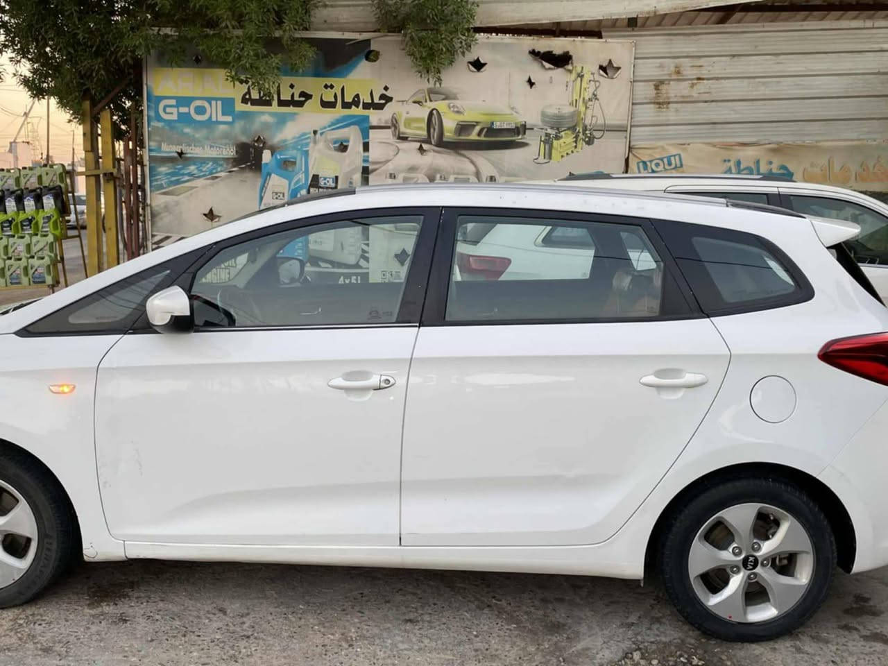 كيا كارنز موديل 2014 بغداد دولي باسمي هزه فحص جديد ابيض اللون  7 راكب محرك 2000 دوش خليجيه مكفوله من الصبغ والتبديل بيه بارد بسيط تدفئه تبريد حساسات ستيرن شاشه وكامره وحساس خلفي طخم تاير قماره بونرامه ..لايت كشاف ماشيه 180 السياره جاهزه من كل نقص العنوان بغداد الشعله السعر 135 وبيه مجال حك العمله الاتصال ***********
