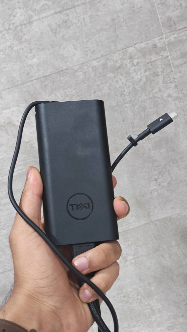 💻 للبيع: لاب توب Dell Latitude 5520 (بحالة ممتازة) ✨
​جهاز راقٍ ونظيف جداً، يتميز بأداء سريع وتصميم نحيف، ومناسب جداً للدراسة والعمل والبرامج الهندسية.
​🔹 المواصفات:
​المعالج: Intel Core i7 (الجيل الحادي عشر) قوية وسريع جداً.
​الرام: 8 جيجابايت.
​الهارد: SSD 512 m. 2جيجابايت (سريع جداً في الإقلاع والتشغيل).
​الشاشة: تدعم اللمس (Touch Screen).
​الملحقات: الشاحن الأصلي السريع (Type-C).
​الجهاز نظيف تماماً وبحالة الوكالة كما موضح بالصور.
​💰 السعر: 720الف
📍 المكان: كربلاء وعندي توصيل لكل المحافظات 
📞 للتواصل: [*********** ] أو مراسلة الخاص
