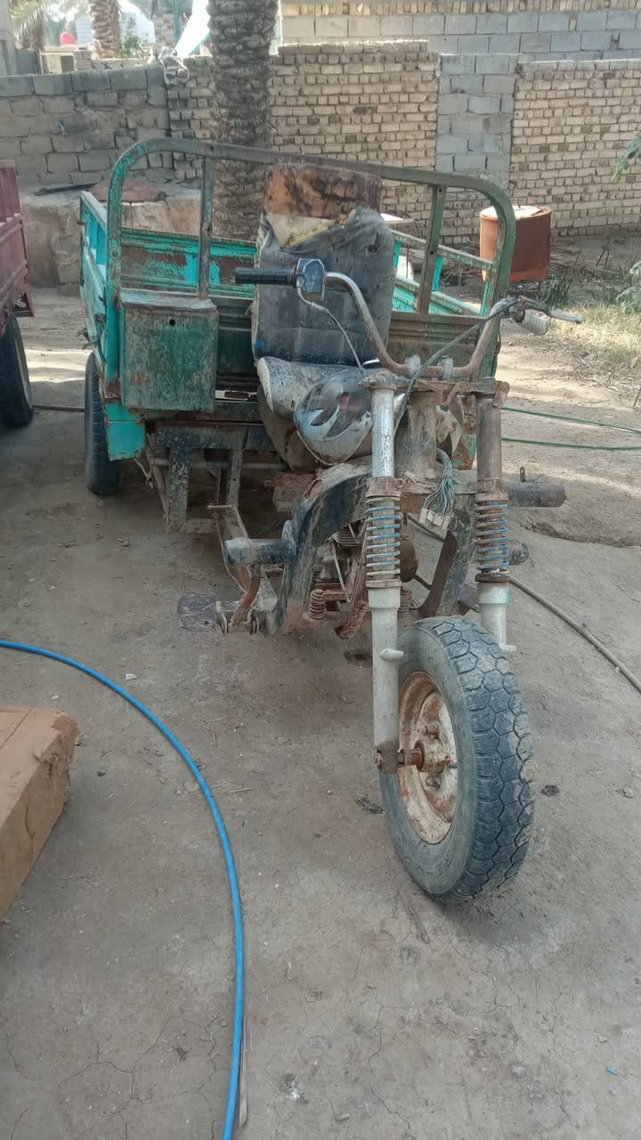 للبيع شغالات عوزهن ترتيب وحده اوراق والثانية سنويه ابيع شلع اثنينهن ب٧٠٠وبيه مجال الشراي يتصل ***********
