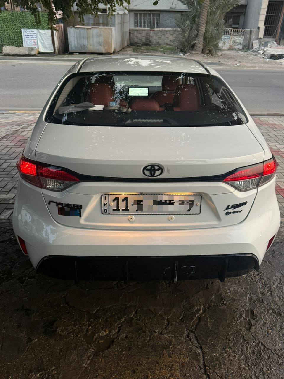 كورلا 2025 S(بلاك ادشن)يعني فول مواصفات واحد ع واحد
مواصفات 
محرك 1800
بصمه 
فتحه
4 كاميرات 
شاشه
حساس امامي خلفي 
رادار امامي خلفي جانبي
كشنات كهرباء 
قطعتين تبريد 
داخل لونين 
علامات أو بدأت أو مري اسود بلادي 
ويل كب اسود 
السياره فول الفول أو مكفولة من صبغ أو تبديل أو بارد فقط كم رصعه بسيطات موضحهن بالصور ماشيه 9400 كيلو فقط بوضع الشركه رقم بغداد بسمي تحويل 
السعر 148 ورقه الرقم ***********
