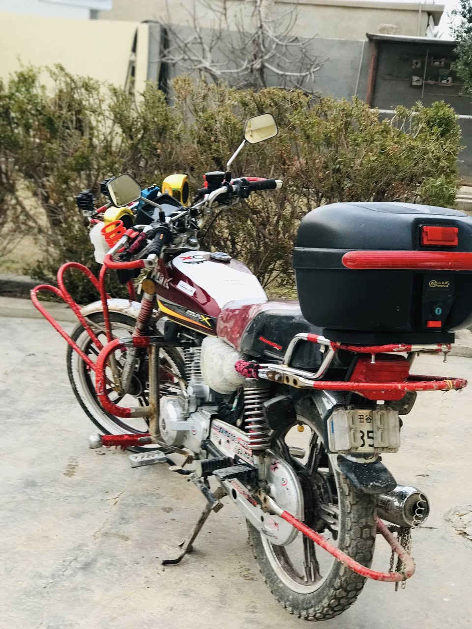 سيفان للبيع 2023 محرك  مامفتوح  سلف شغال كلشي شغال
سعر 575
***********
