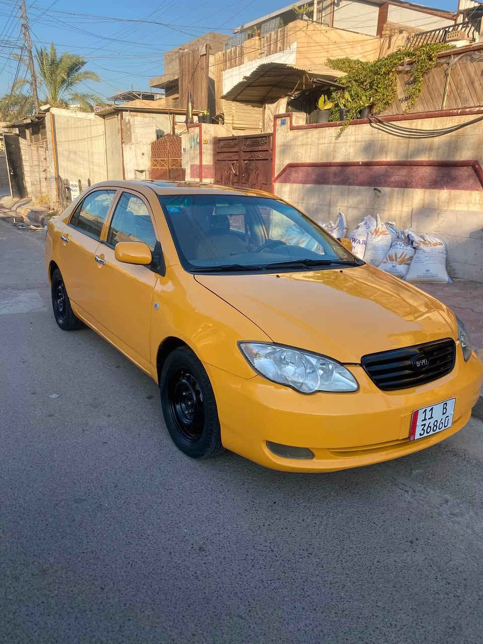 السلام عليكم 

 BYD  ٢٠١١
سيارة كير مكينه تبريد مكفول وبيها منظومة غاز مصبوغ عام جماليه 
بيها ضربه جاملغ وره صفحة السايق هيئة غرامات مصفرة ، ( السيارة بأسمي )
السعر ٤٣ وبيها مجال للطيبين 
*********** ما متواجد ماسنجر
