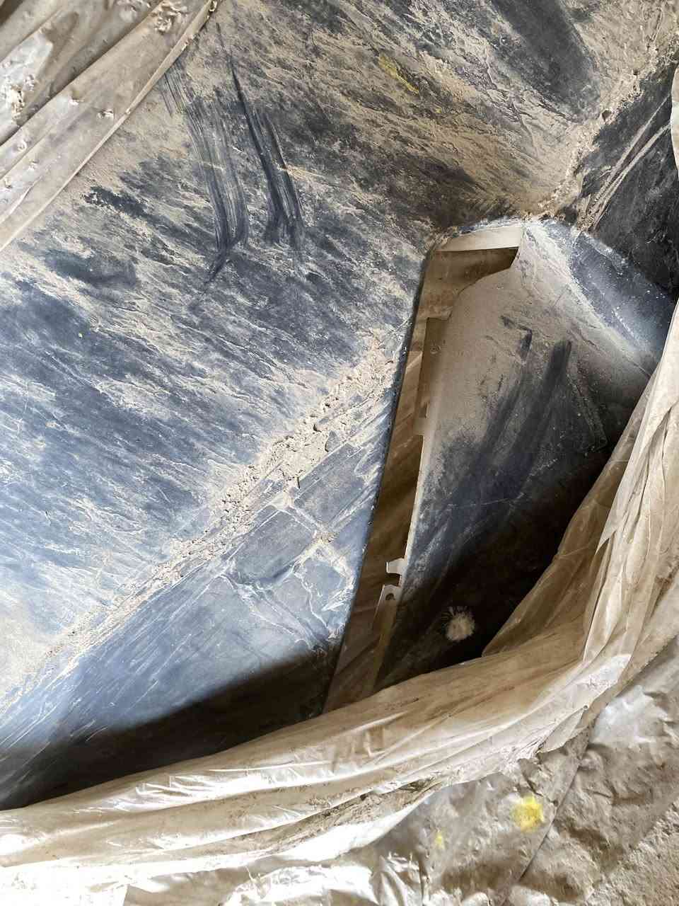 سلام عليكم شباب
جاملغ موستنك Gtللبيع

لون اسود جهه اليسره 

موديل 15وفوك
***********
