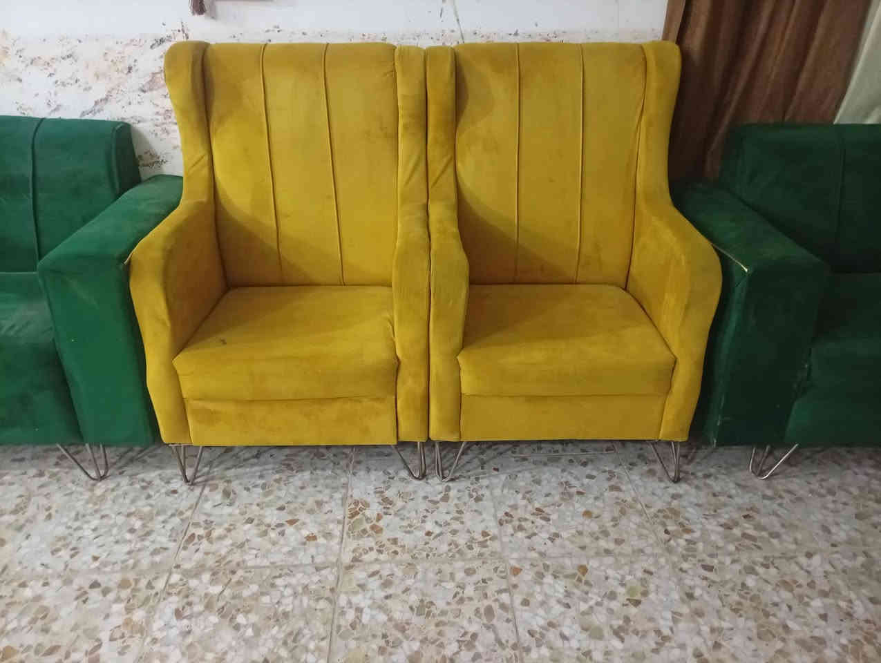 اسلام عليكم تخم 10مقاعد نضيف كلش اي ضرر مابي لونه مطعم سعره مناسب مكاني حله نادر  الثانيه عله الخدمي ***********
