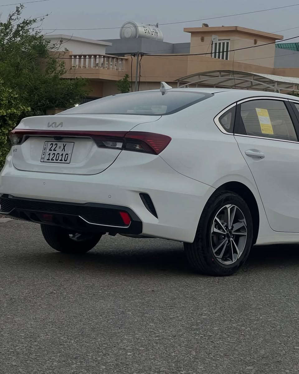 سلام عليكم كي ثري مديل 2024 سيارة كلش جديدة ماتصرف عليها ربع مواصفات حساس امامي خلفلي كشنات جلد شاشة وكامرة تحكمات جهتين منفث يوسبي وتايب سي ويل16❤️ 
سيارة ماشية33 الف وقابل لزيدة💕 سيارة مكفولة بيها بس طخة بل بنيد وبعدها علا وضعها وناشرها وي صور وبل عافية عل ياخذها رقم اربيل مميز🌏 سعر145بيها مجال مكاني بغداد حي العامل💕رقم تلفون***********
