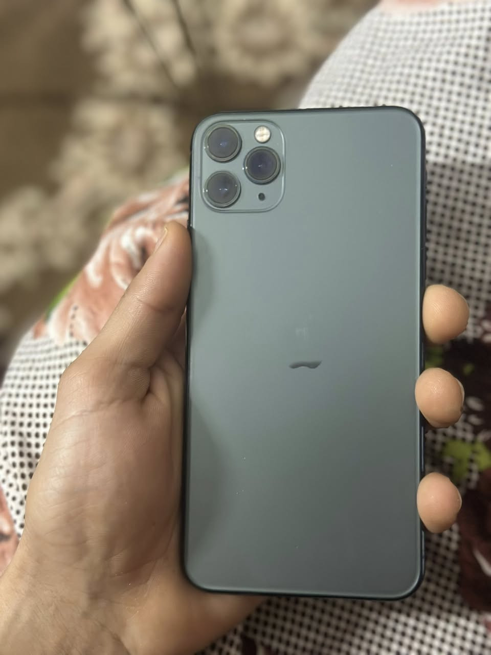 آيفون 11برو ماكس تليفون بلادي كلشي مابدل بي البطاريه 75بلاديه تليفون فول نضافه السعر 300وبي مجال التواصل واتساب ***********
