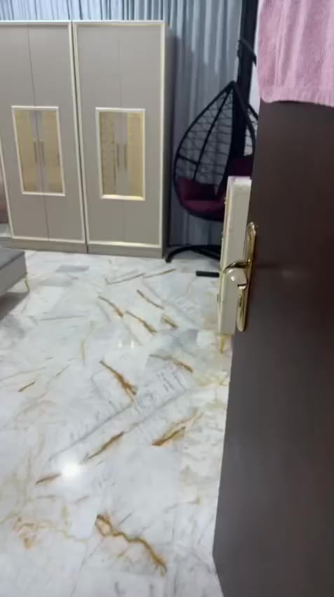 سلام عليكم عندي هالغرفه نضيفه مستعجله على بيعتها اريدها ب600 
*********** هذا رقم للي يحب يشتري
