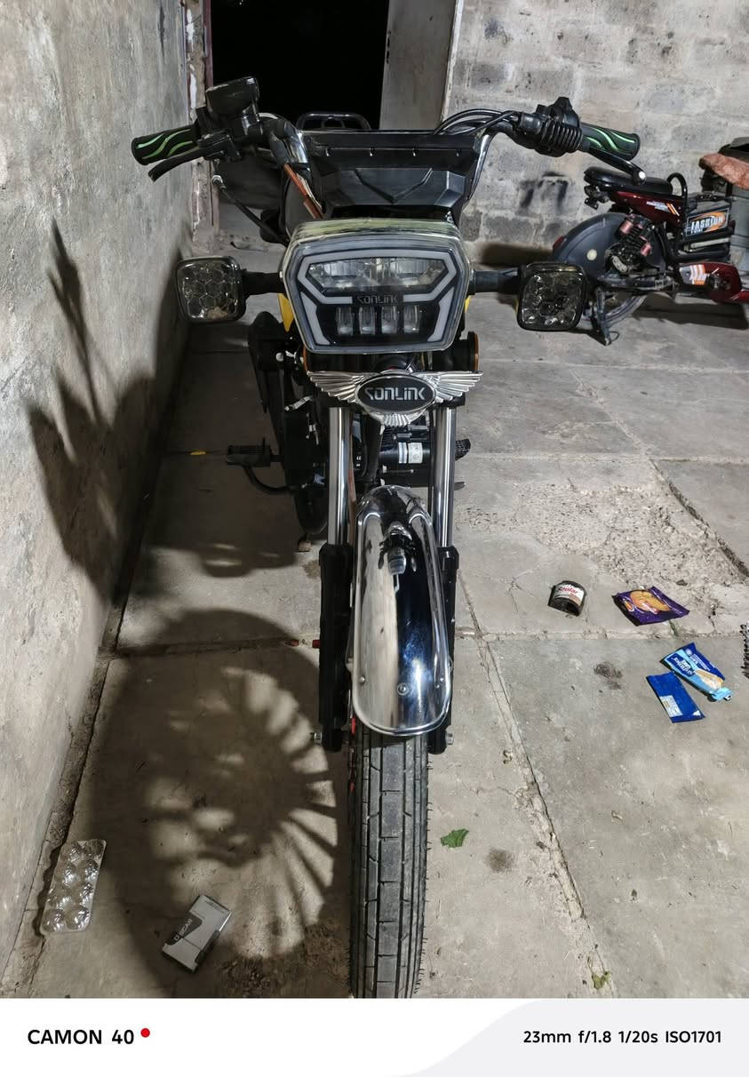 السلام عليكم دراجه موديل 2025 سويتشات 2 تشغيل على البعد دراجه جديده مكانه بغداد الشعله سعر 750 وبيها مجال في غليل***********
