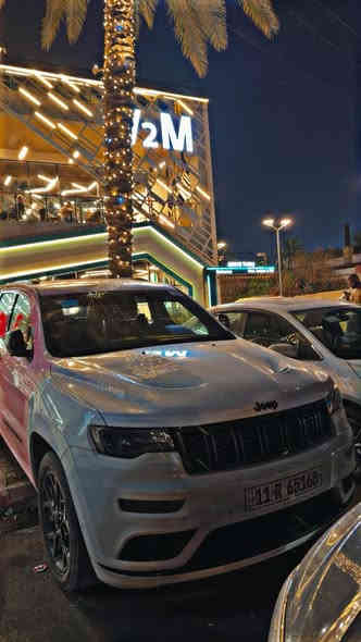 السلام عليكم 
جيب كراند شيروكي s 2021 للبيع 
هارلم خليجية مكفوله من كلشي عده بارد بسيط بالباب الخلفي
مواصفات S معروفه 
داخل احمر  
توقف خلفي ذاتي
حساسات كامرات 
مري قلاب اثناء الرجوع 
تحديد مسار
كروس سرعه 
سستم صوت Alpine مع دمام خلفي بلادي
وهواي مواصفات بعد 
مكاني بغداد المنصور للاستفسار اكثر ***********
