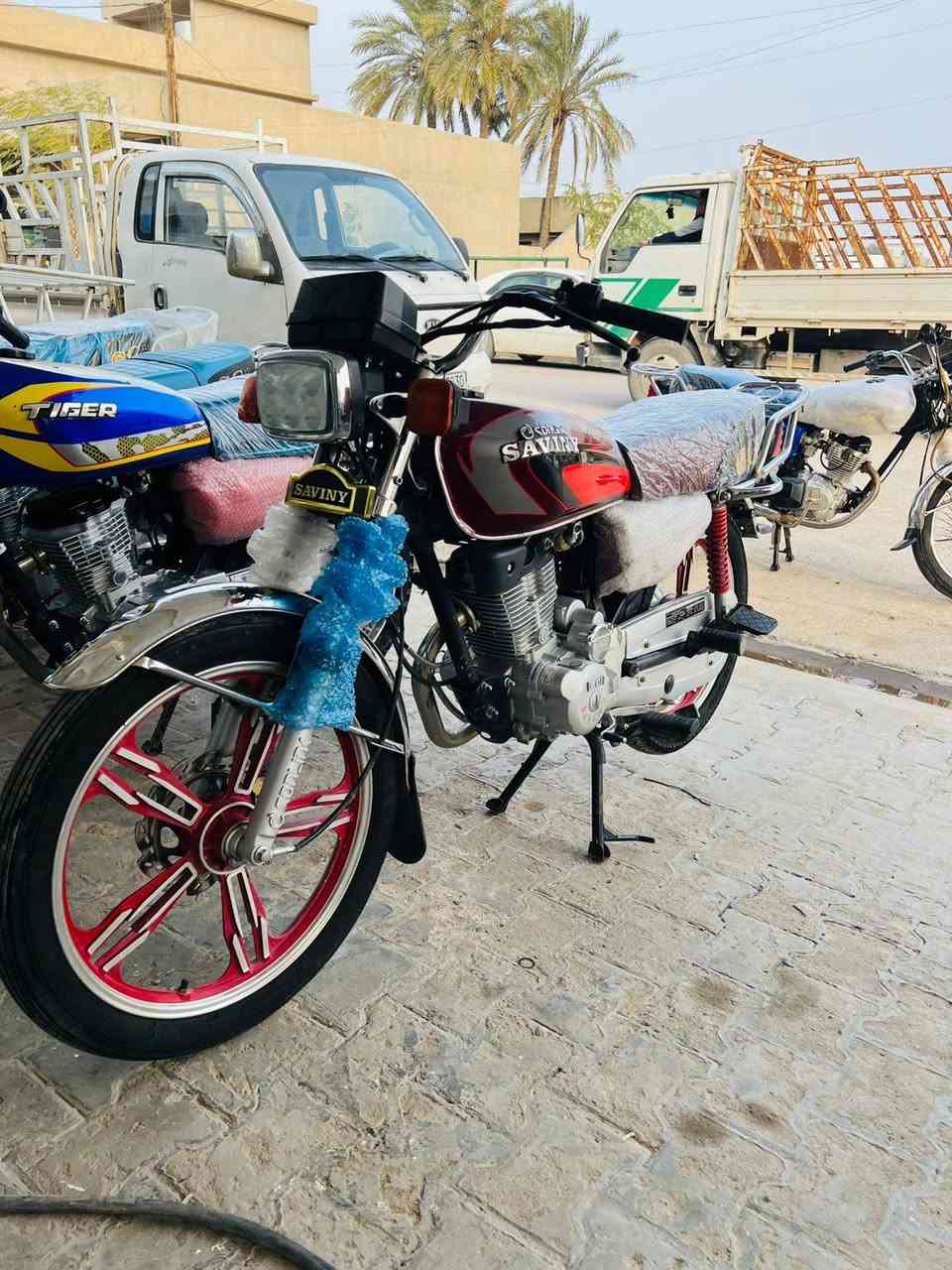 سلام عليكم للبيع دراجتين
وحده ٤ گير وثاني ٥ گير 
٥ كير موديل ٢٠٢١ 
و ٤ كير موديل ٢٠٢٣
محركات مامفتوحه اثنيناتهن شرط
كهربائيات لآخر حبايه شغاله 
اسعارهن ٤٧٠ ألف
*********** للاستفسار
