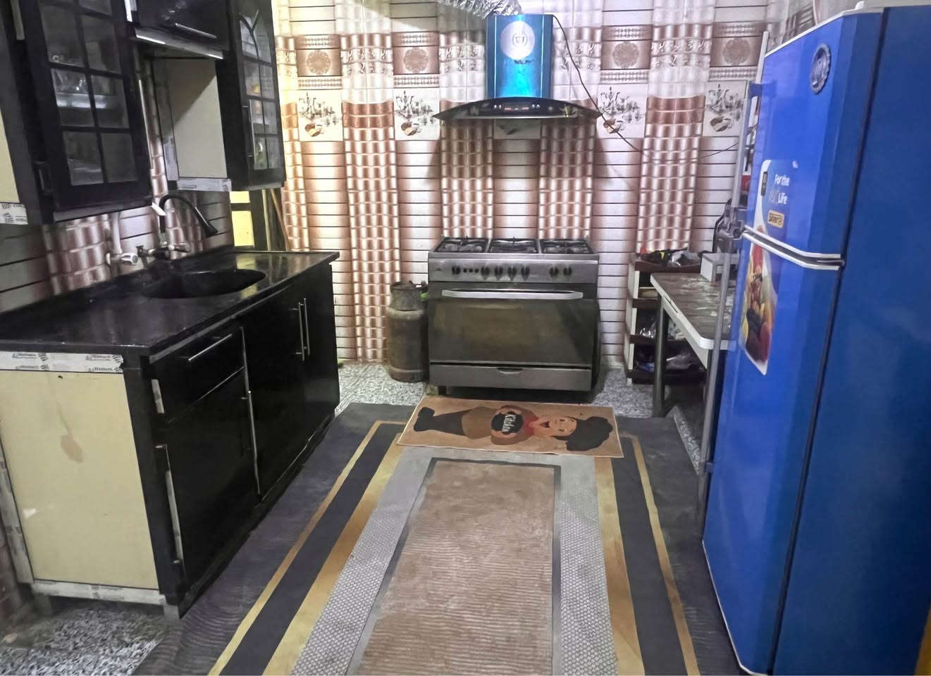 دار للبيع 90 متر مربع
يحتوي 
طابق ونص 
الطابق الارضي يحتوي على غرفه وصالة وستقبال ومطبخ وصحيات
الطابق الثاني 
غرفه وصاله 
منطقه سهلية مقابيل مستشفى الفرات الاوسط النجف, العراق


**إذا كنت صاحب هذا الإعلان وتريد حذفه لأي سبب، رجاءا أرسل رسالة إلى الدعم الفني**