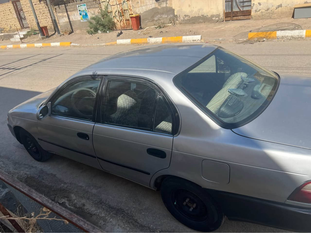 كورلا موديل 1994 رقم بغداد الماني مكانها سوق الشيوخ وراعيها بسوق الشيوخ مصبوغه عام جاهزه مكينه و كير وتبريد وكلشي جاهز بيها وشكل السياره مثل ماواضح بالصور سعرها 47 وبيها مجال 
واي استفسار اتصل عالرقم *********** او راسل واتساب الشطره, ذي قار
