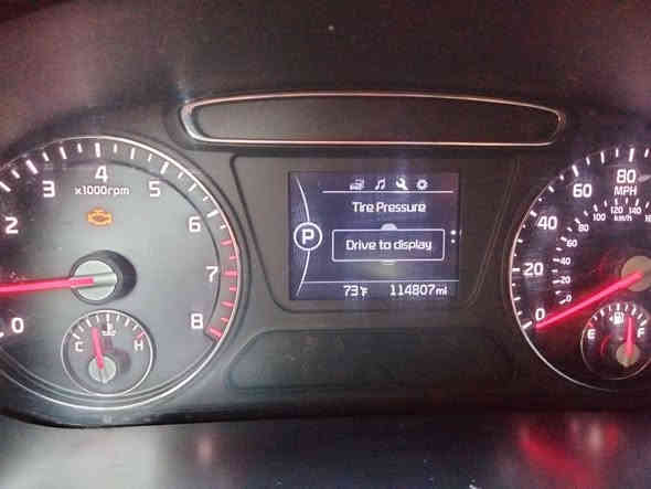 السلام عليكم
عندي سورنتو  2016
وارد امريكي Gdi 4 سلندر
ماشيه 114
الضرر : الجاملغ الامامي مبدل والخلفي مصلح
متوفر سونار السياره
5راكب غرفه نظيفة شاشه جبيره تدعم كاربلي وتدعم شاحن 12 V 
لد + تخم زنون سياره بلاديه
تخم تاير + باتري جديد 
السياره نظيفه مال بيت 
ماناقصه برغي كامله حتى العده   السياره 3 انظمه قياده ( سبورت ، نورمل ، ايكور ، ) 
الهاتف ***********
والسعر 153
