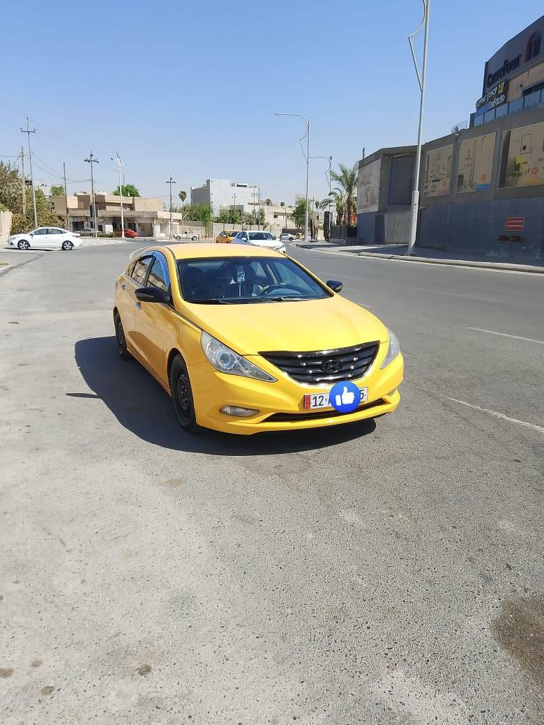 السلام عليكم سوناتاللبيع موديل 2011خليجي محرك 2400دوش المرغوب السيارة وارد خليجي ضرر السيارة جاملغ وبنيد رقم السيارة نينوى الماني أليف(الدولي)) السيارة جاهزة صدر محرك كير تخم تاير كلة شرط السيارة تاخذه ما تحط عليه ربع السيارة جاهزة من كل نواحيهه
مواصفات السيارة:
1- حساسات خلفية
2- تبريد قطعتين
 3-دوشمة ارضية جلد
4- تحكمات ستيرن
5- شاشة وكامرة خلفية
 6- مري شفط 
7-واشاير بل مري
8- نضام ايكو 
9-مثبت سرعة  
سعر السيارة /97
الاستفسار على الرقم /***********
