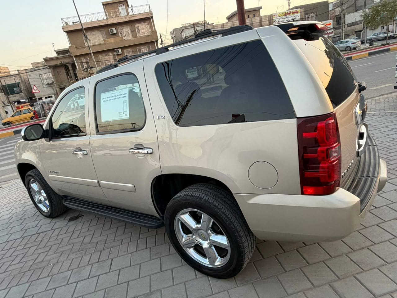 سلام عليكم تاهو فول سيارة ltz جاهزه مكينة كير حدادية تبريد تدفئة شغال 
تخم تاير كشن منفصل 
جنطنة كهرباء 
للاستفسار 
***********
