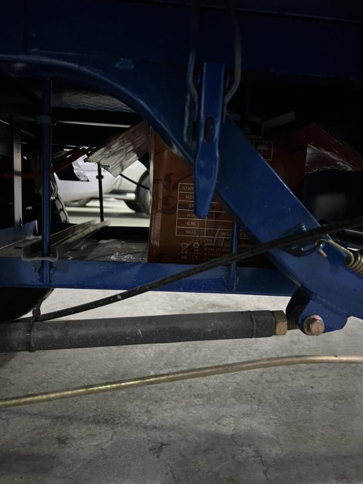 السلام عليكم ستوته شحن حجم وسط زيرو غير مستخدمه السعر 1.300 بغداد الاعظميه
***********
