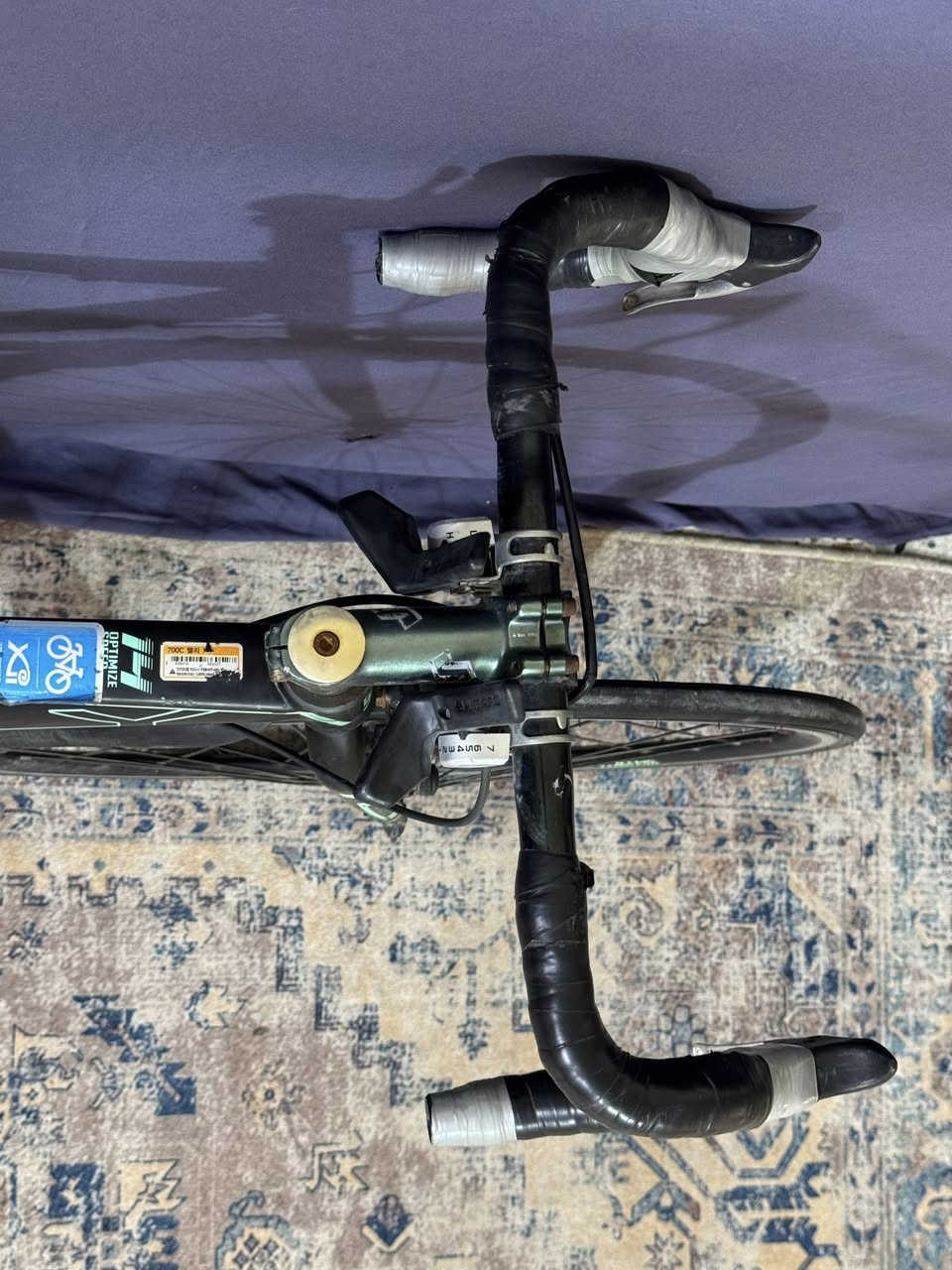 ━━━━━━━━━━━✦✧✦━━━━━━━━━━━
🚴‍♂️ بايسكل رود سباق 🚴‍♂️
⚡️ الموديل :c700 الرياضي
⚡ حجم : 28 
⚡️ المعدن : المنيوم 
⚡ باله أصلي كسر حاوية
⚡كيوره (7x2) نمره شيمانو اصلي 
⚡️الحالة : جاهز بدون نقص ونضيف جداً
💰 السعر : 160  
🚚 ويوجد توصيل

📞 للاستفسار : *********** واتساب 
+مازنجر 
━━━━━━━━━━━✦✧✦━━━━━━━━━━━
