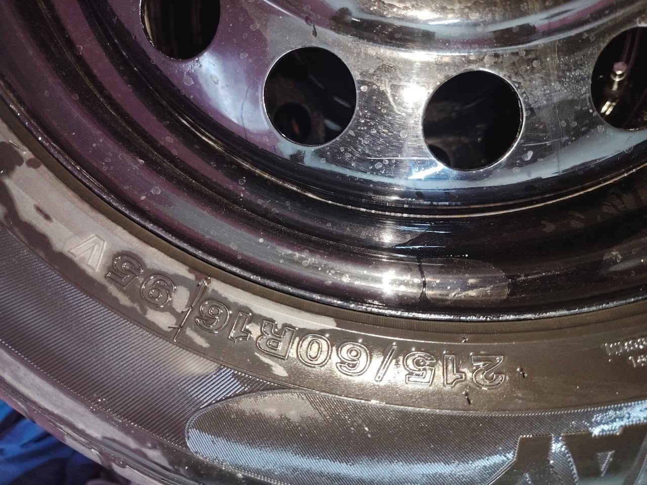 سلام عليكم ويلات للبيع.  حجم 16 هنه وتايراتهن.  انتاج 24 الويل مصبوغ حراري وبي تخم تاير جديد الويل ابو الختم والشفه الطويله مكاني نجف السعر 250 وبيهن مجال ***********
