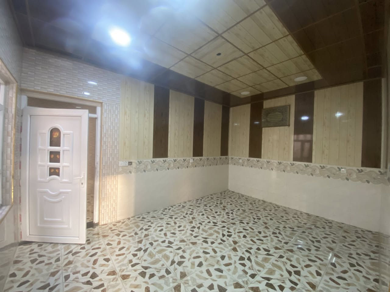 متوفر بيت له يجار في مجمع طيبة بيت نضيف مساحة225 متراً تواصل معنا على الواتساب ***********
