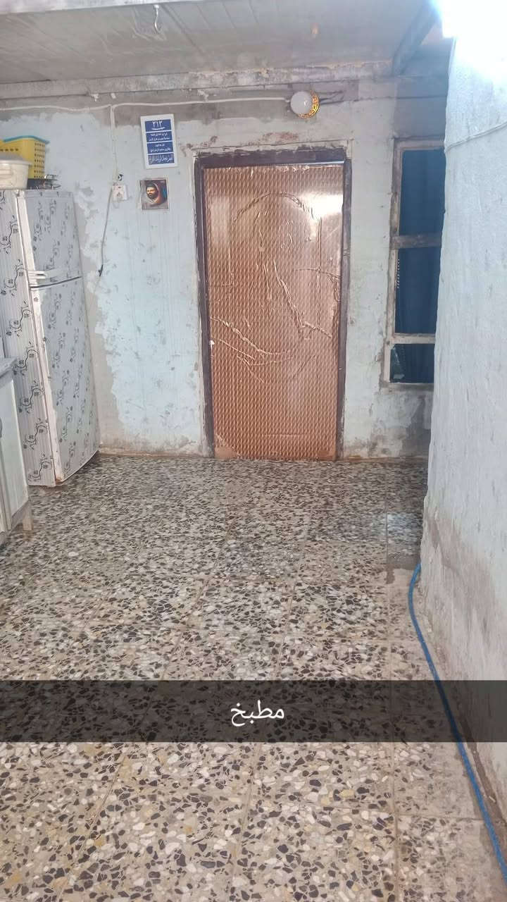 السلام عليكم بيت تجاوز البيع بالبنوك شارع الفتلاوي مجمع الزهراء عليها السلام غرفتين وصالة الغرفتين عكاده بس الصاله ومطبخ سندويتش مغلف بسقف ثانوي السعر ب ٢٥ وبي مجال مي كهرباء مجاري كله اصولي مدارس ***********
